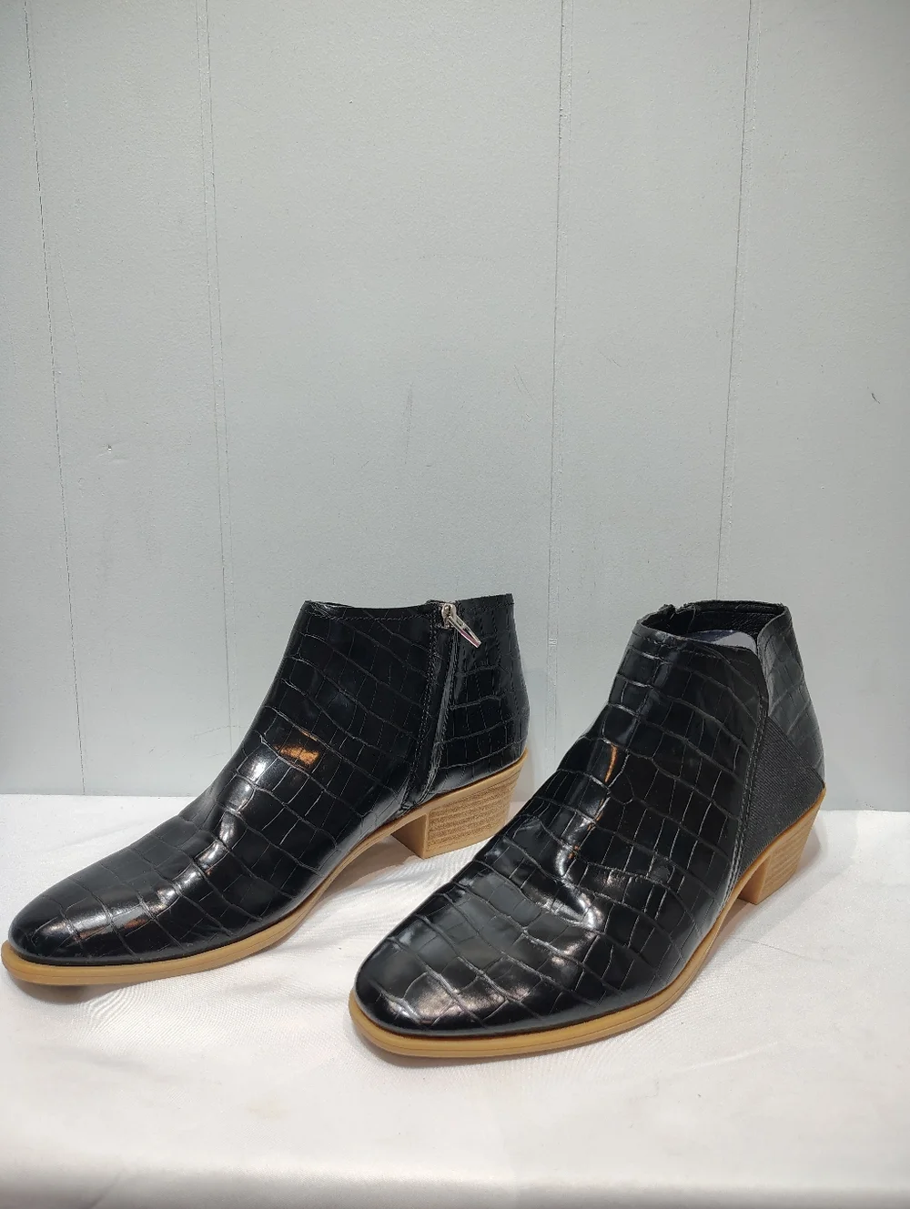 Dolce Vita Black Croc Embossed Ankle Boots Size‎ 11 Block Heel Zip Booties